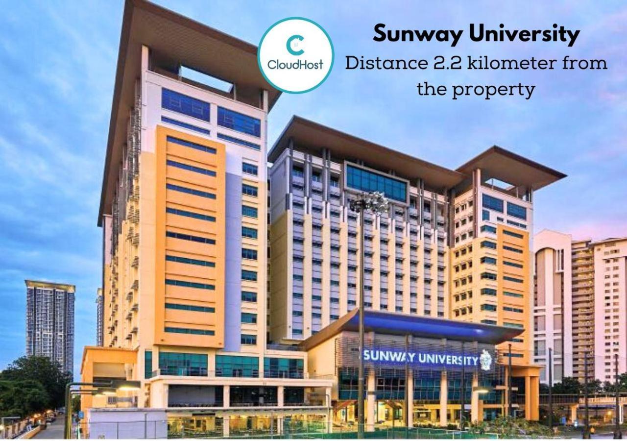 Sunway Studio Homestay With Balcony, Connecting Sunway Pyramid Mall & Sunway Lagoon Petaling Jaya Exterior photo