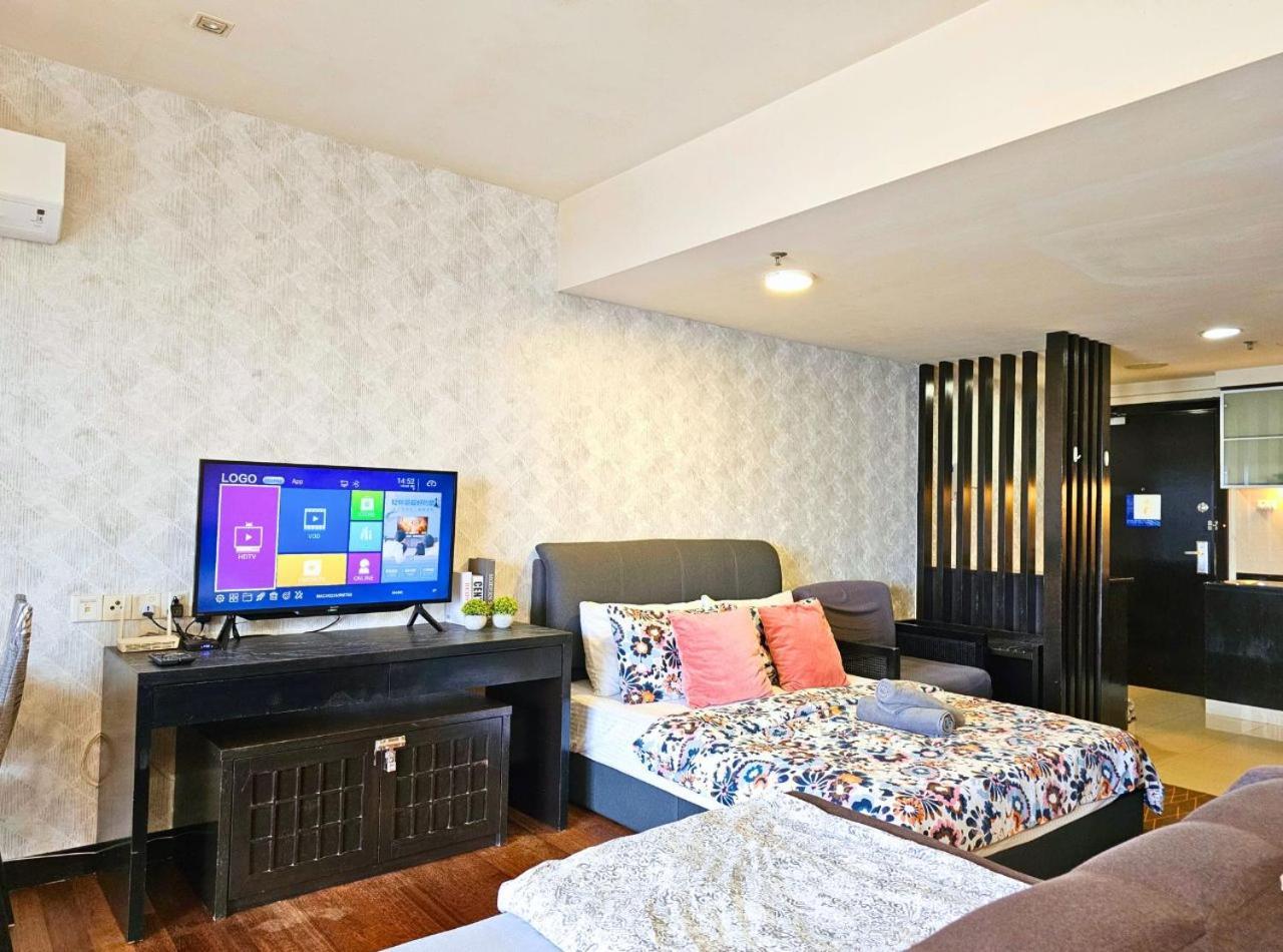 Sunway Studio Homestay With Balcony, Connecting Sunway Pyramid Mall & Sunway Lagoon Petaling Jaya Room photo