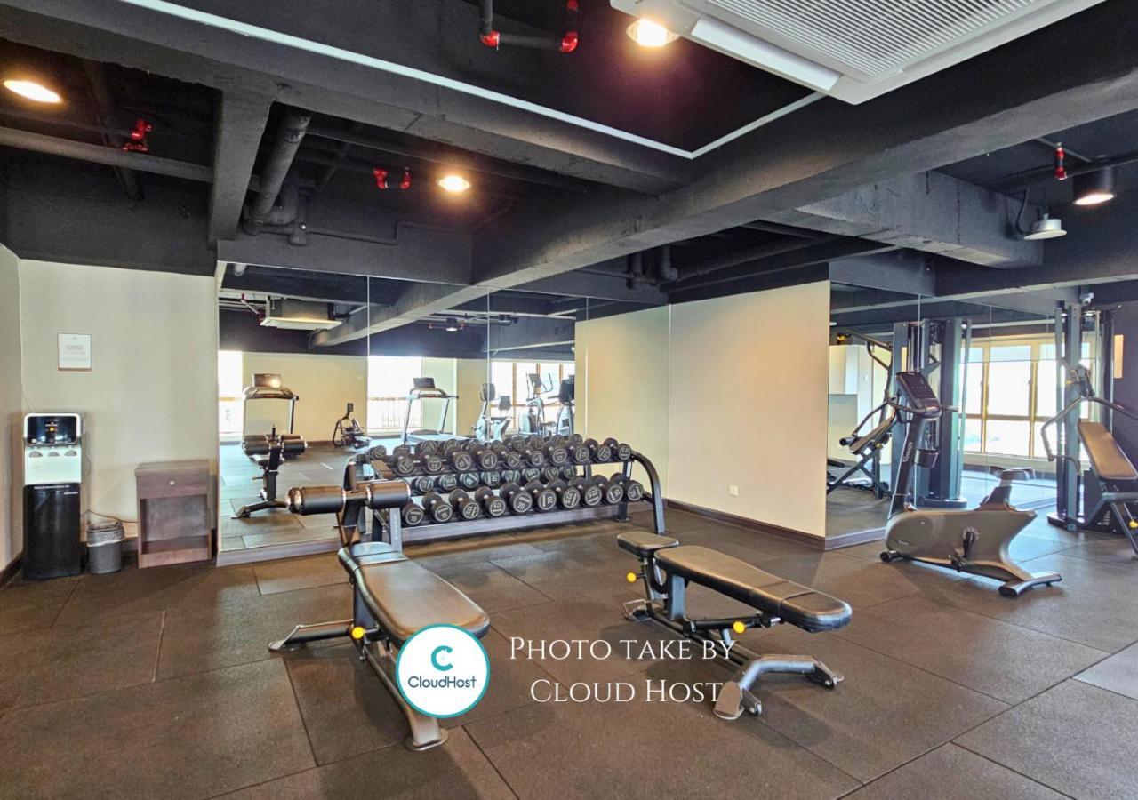 Sunway Studio Homestay With Balcony, Connecting Sunway Pyramid Mall & Sunway Lagoon Petaling Jaya Exterior photo