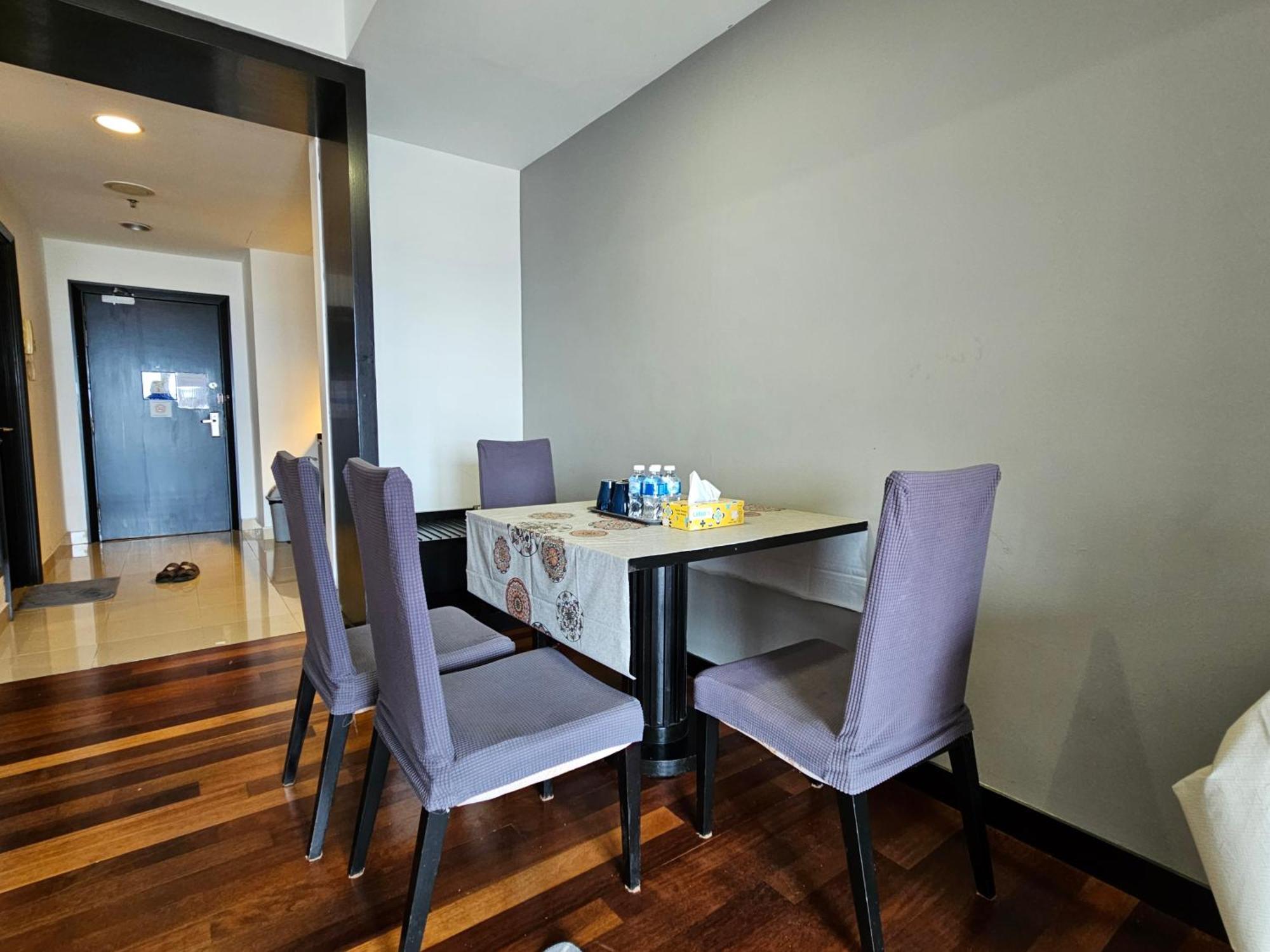 Sunway Studio Homestay With Balcony, Connecting Sunway Pyramid Mall & Sunway Lagoon Petaling Jaya Room photo