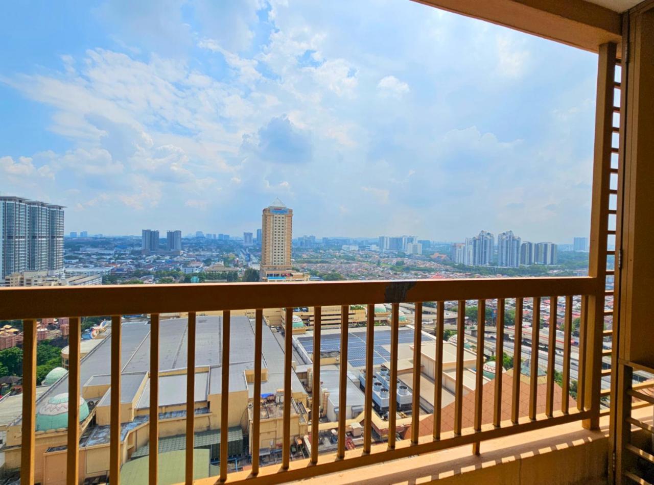 Sunway Studio Homestay With Balcony, Connecting Sunway Pyramid Mall & Sunway Lagoon Petaling Jaya Room photo
