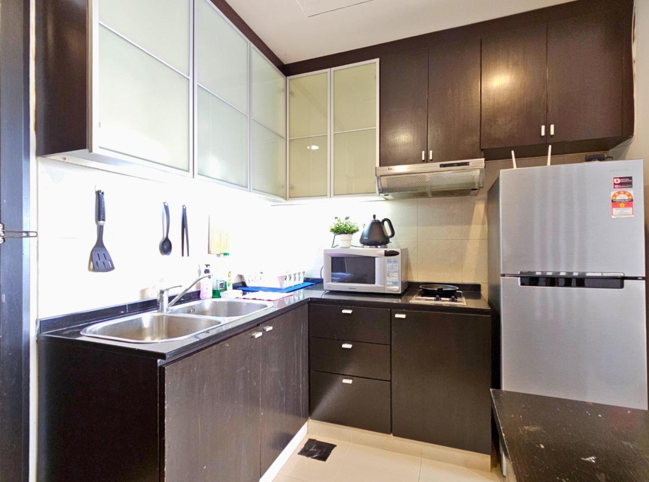 Sunway Studio Homestay With Balcony, Connecting Sunway Pyramid Mall & Sunway Lagoon Petaling Jaya Room photo