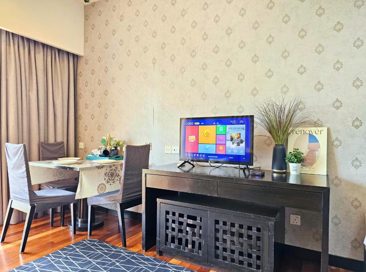 Sunway Studio Homestay With Balcony, Connecting Sunway Pyramid Mall & Sunway Lagoon Petaling Jaya Room photo