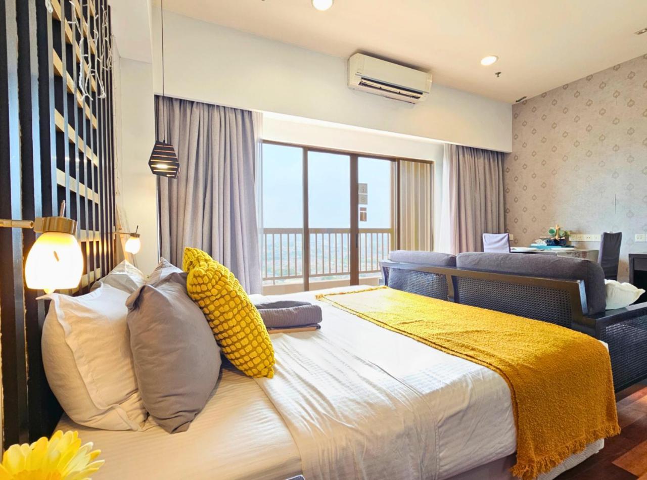 Sunway Studio Homestay With Balcony, Connecting Sunway Pyramid Mall & Sunway Lagoon Petaling Jaya Room photo